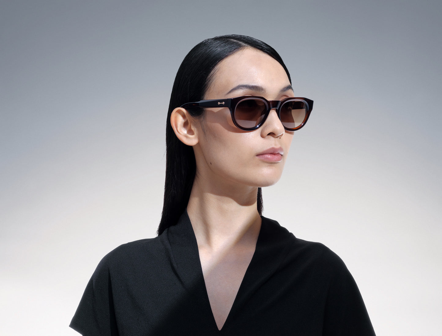 akoni alpha sunglasses lifestyle side female