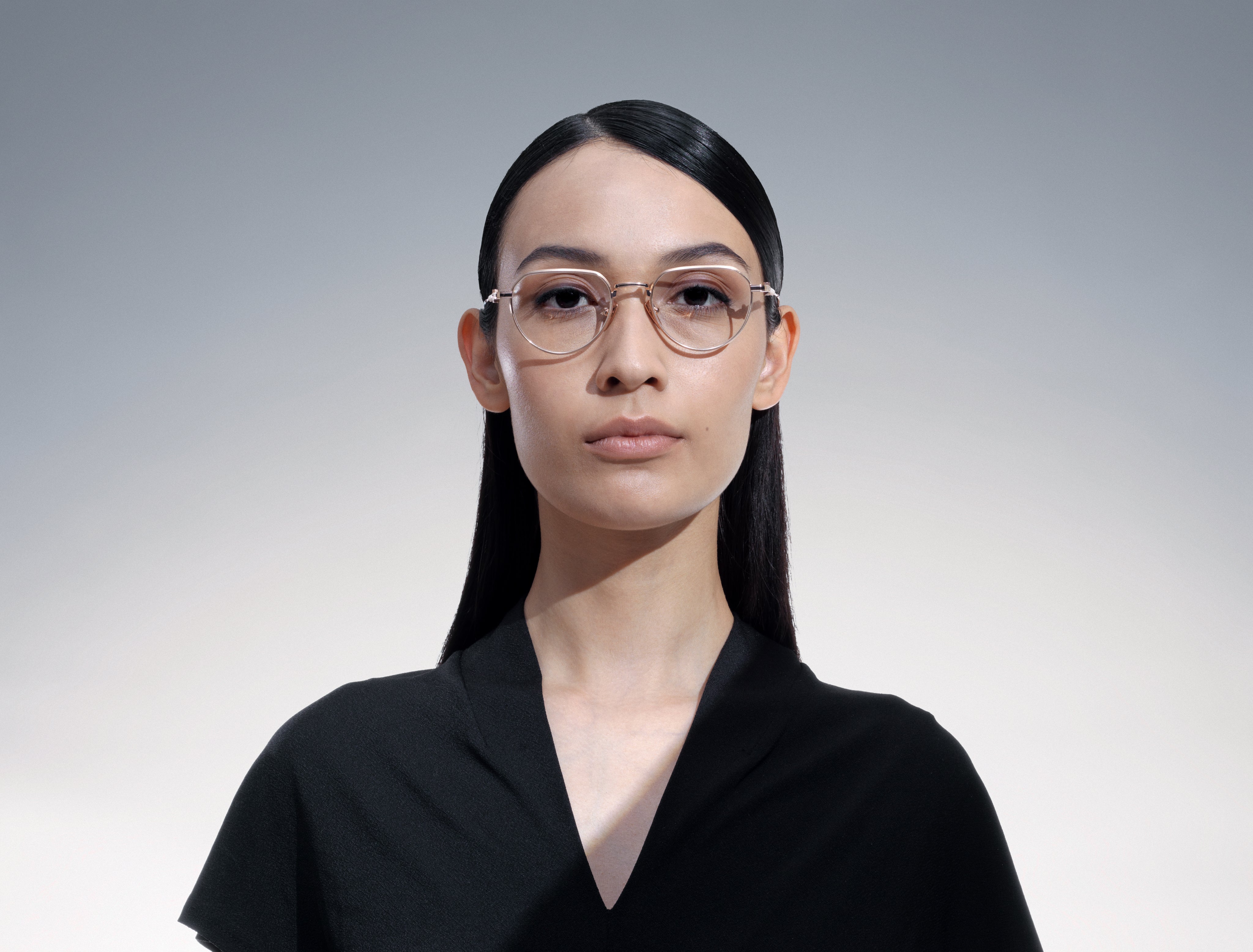 akoni artemis optical glasses lifestyle front female