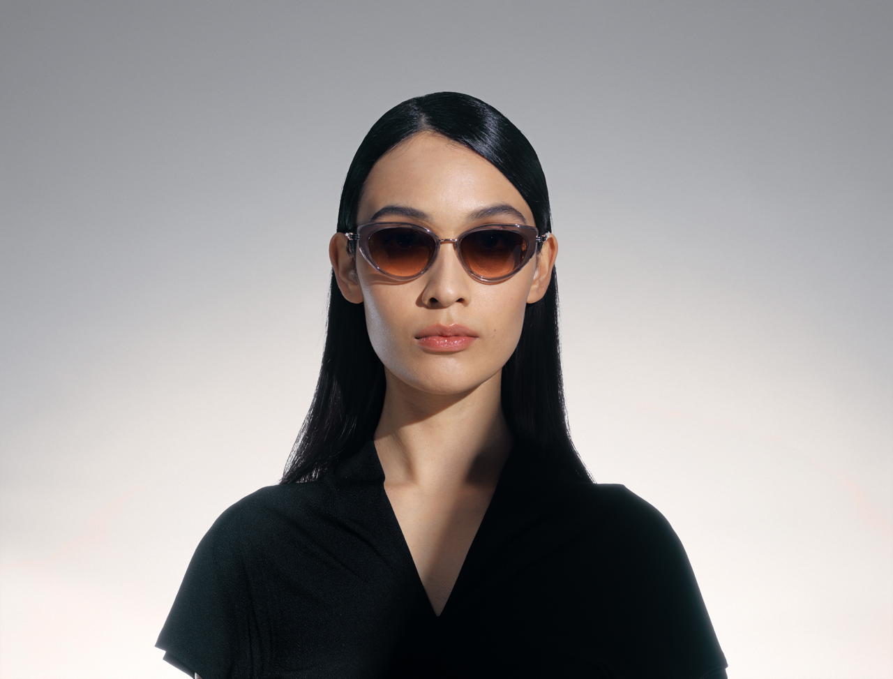 akoni athena sunglasses lifestyle front female