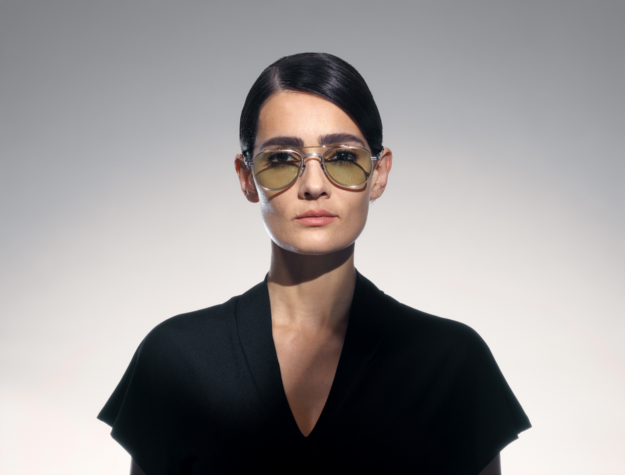 akoni calisto optical glasses lifestyle front female
