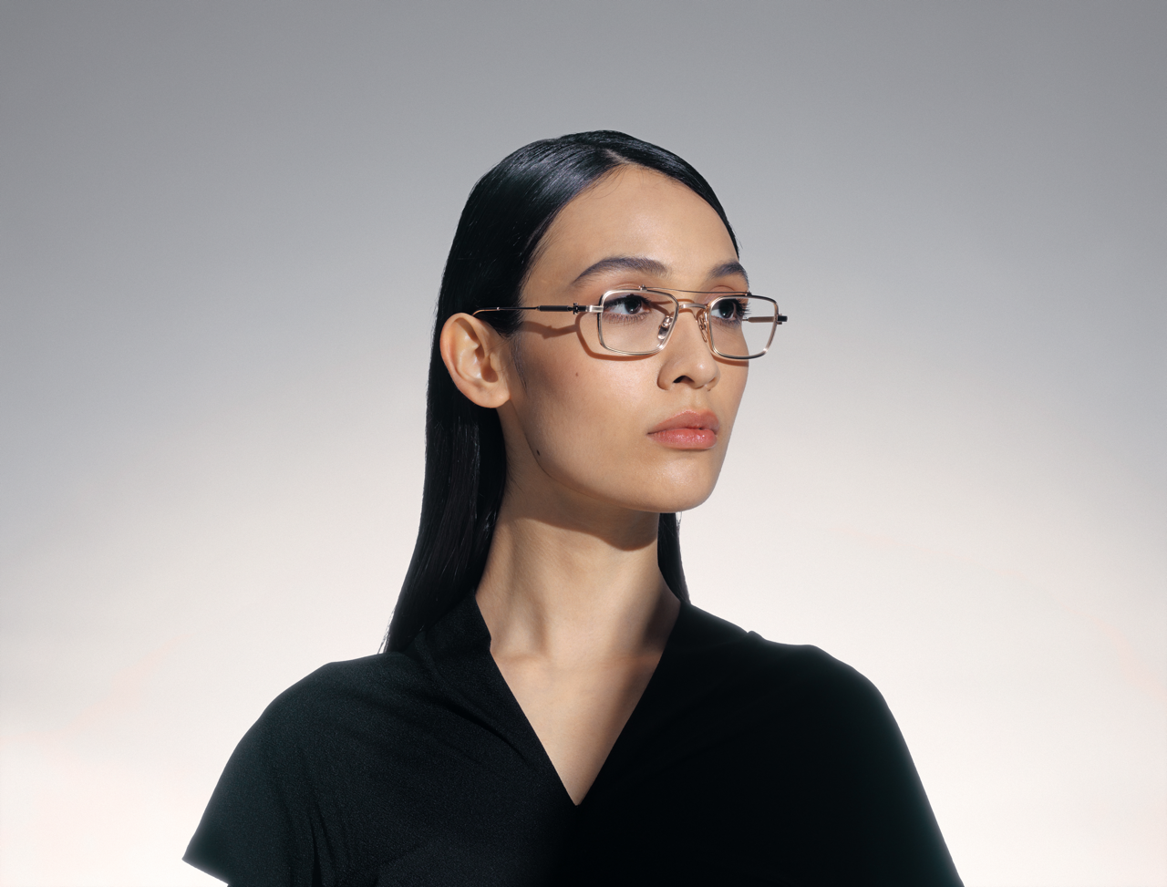 akoni cassini optical glasses lifestyle side female