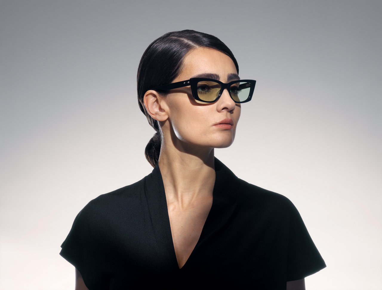 akoni gamma optical glasses lifestyle side female