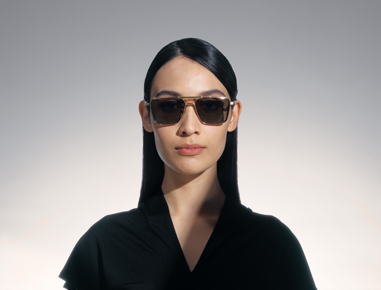 akoni hera sunglasses lifestyle front female