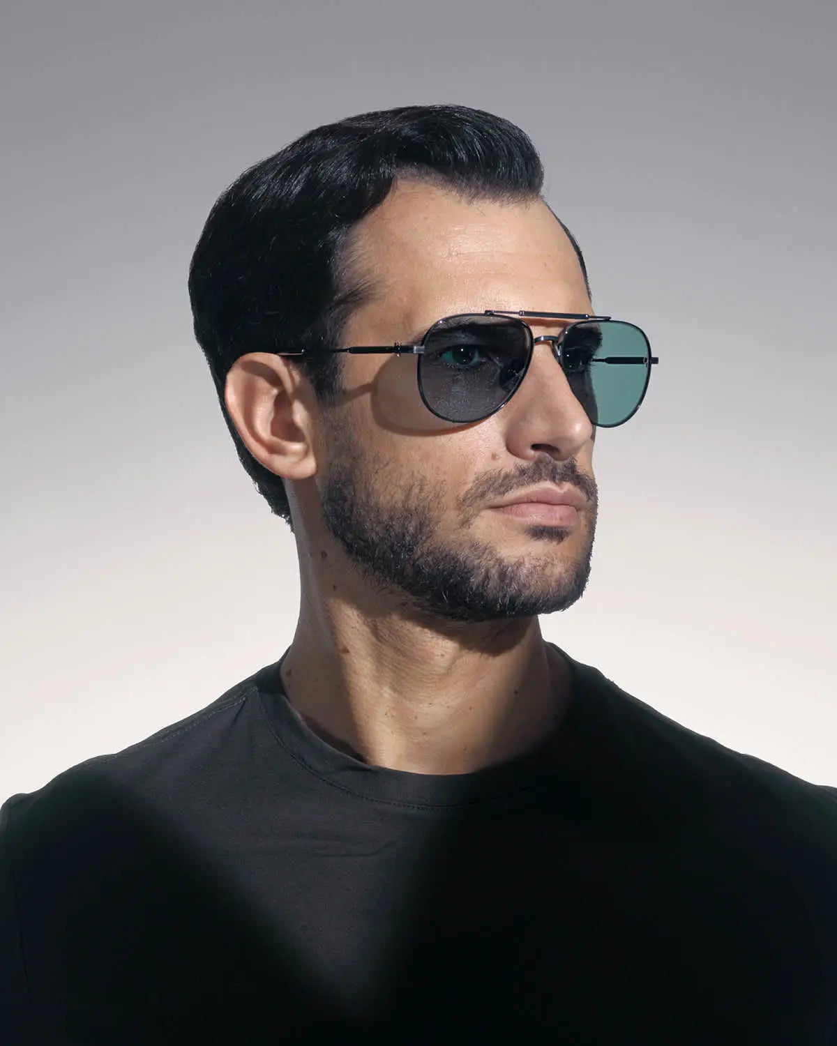 akoni hydra sunglasses lifestyle side male