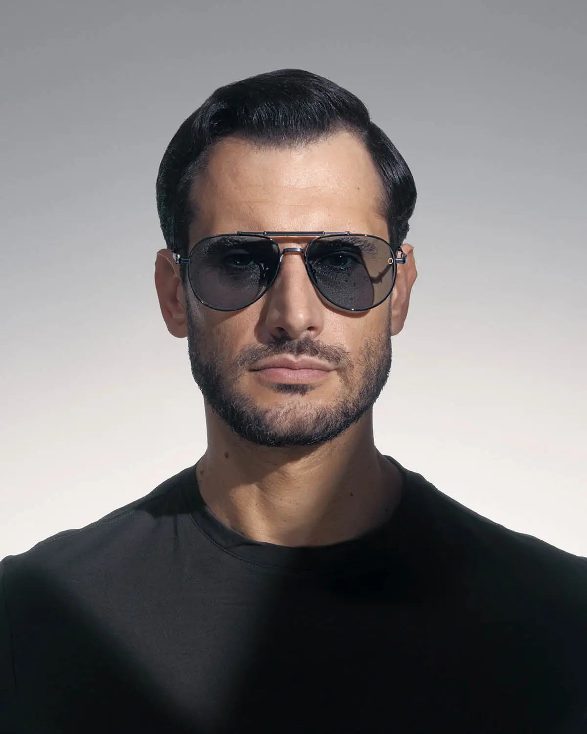 akoni hydra sunglasses lifestyle front male