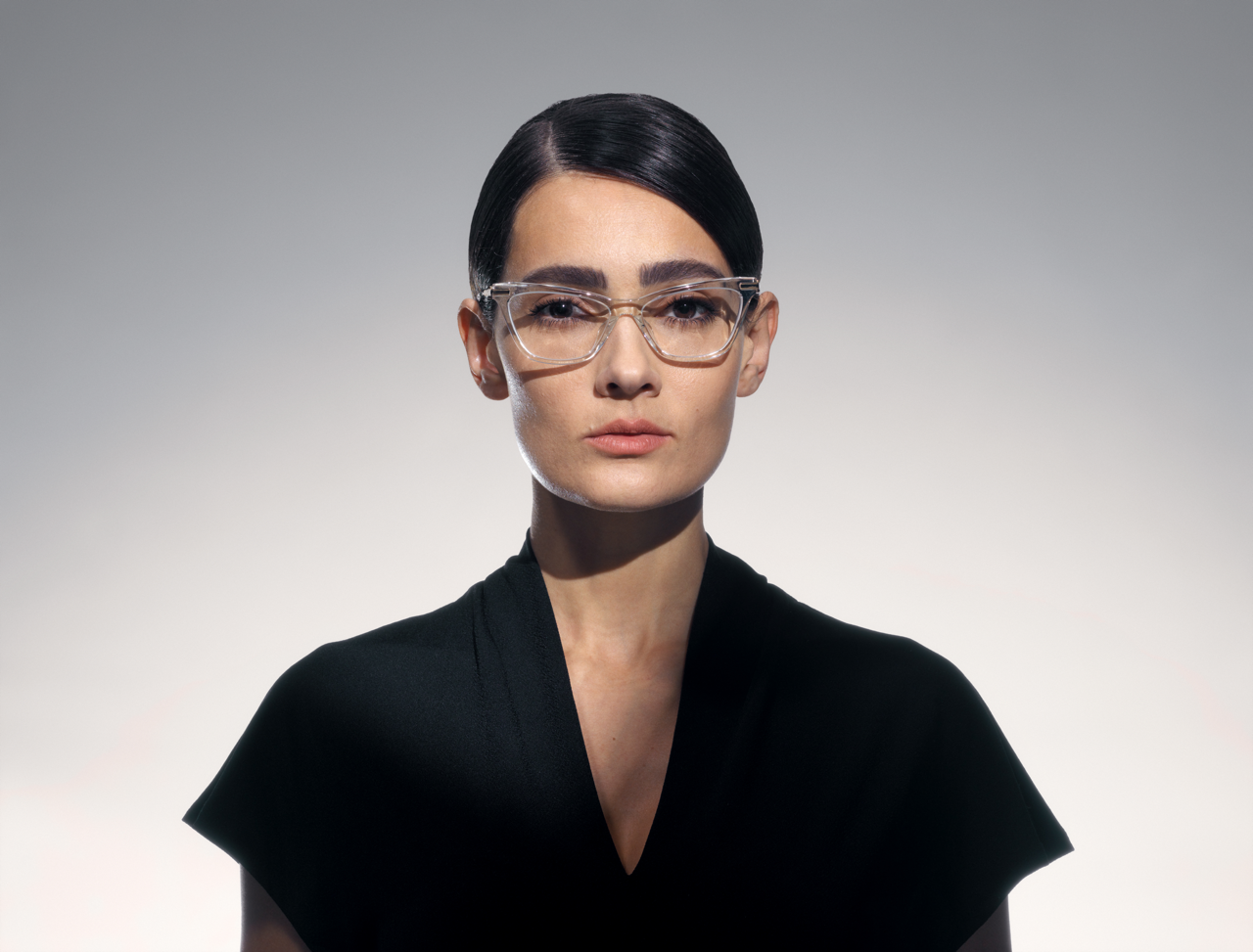 akoni iris optical glasses lifestyle front female