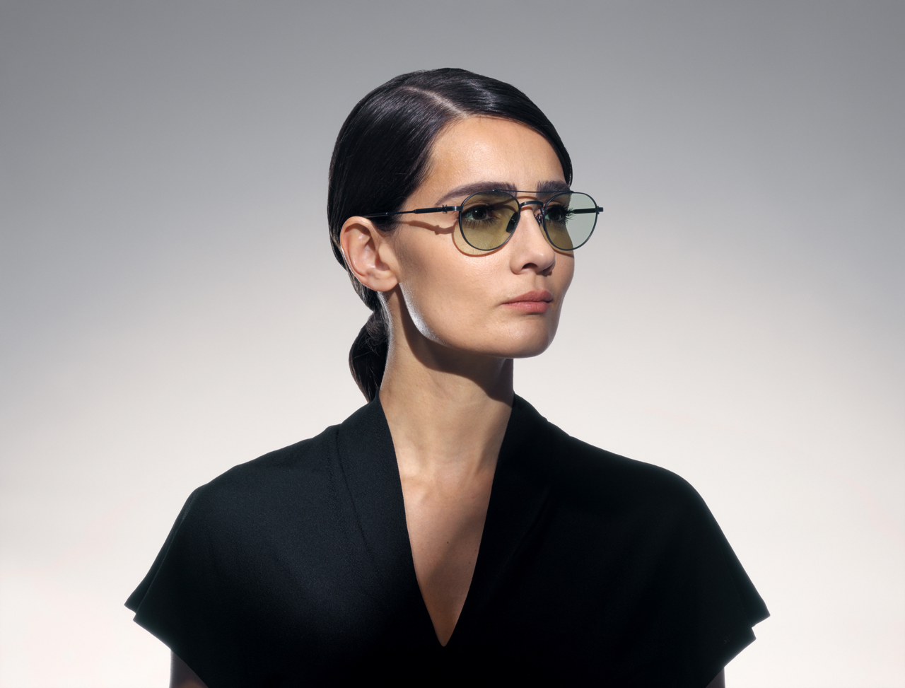 akoni mercury optical glasses lifestyle side female