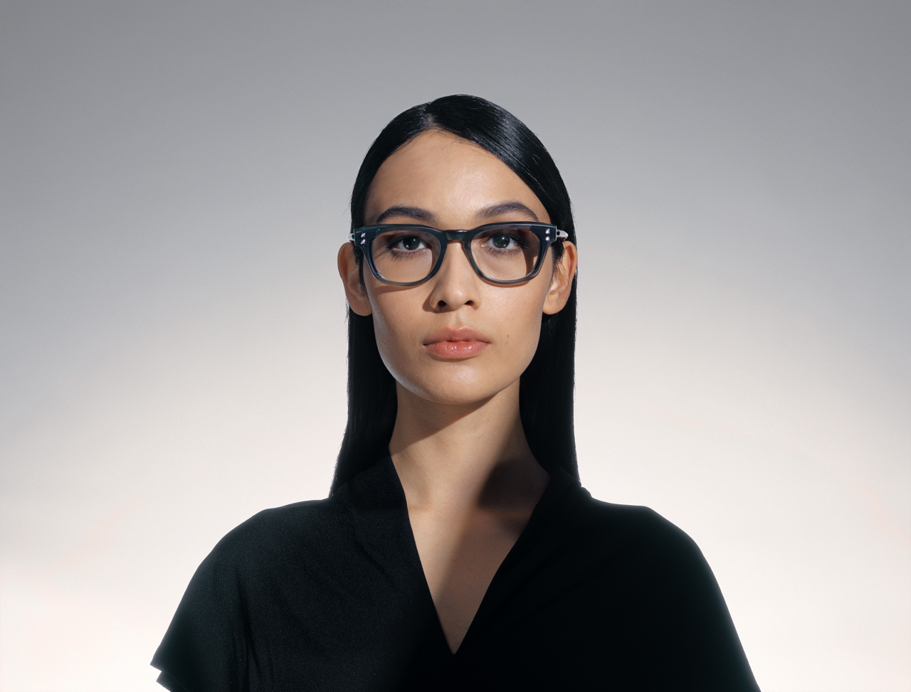 akoni orion optical glasses lifestyle front female