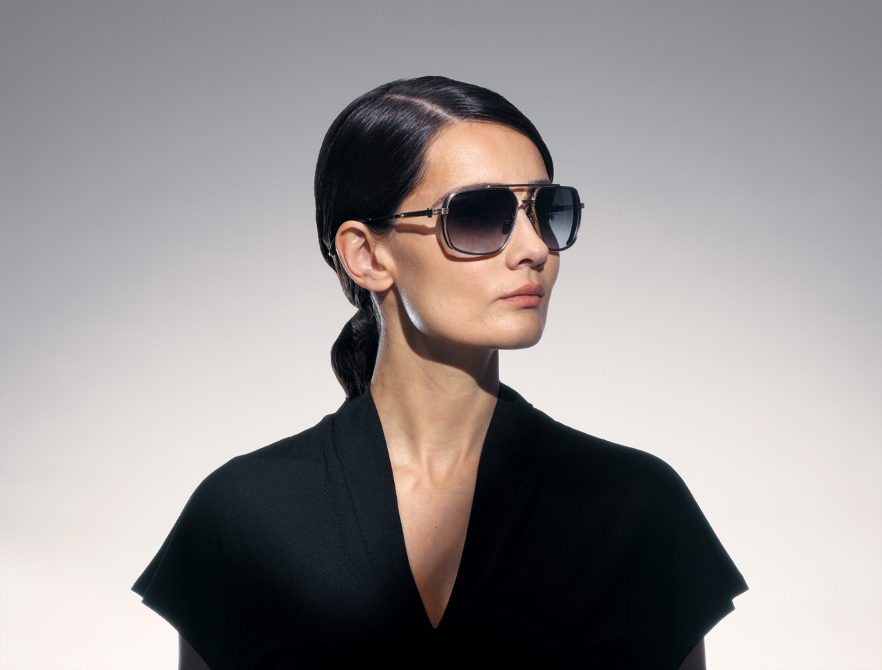 akoni pathfinder sunglasses lifestyle side female