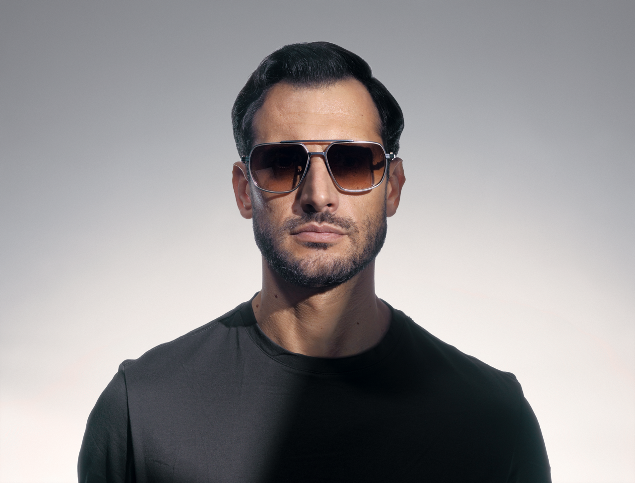 akoni pathfinder sunglasses lifestyle front male