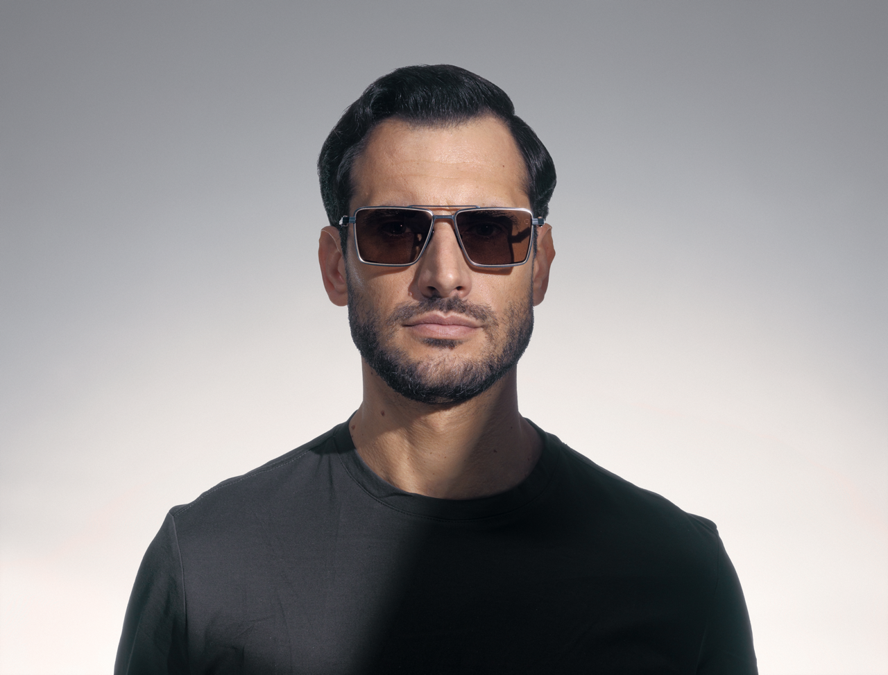 Akoni square-frame sunglasses - Black