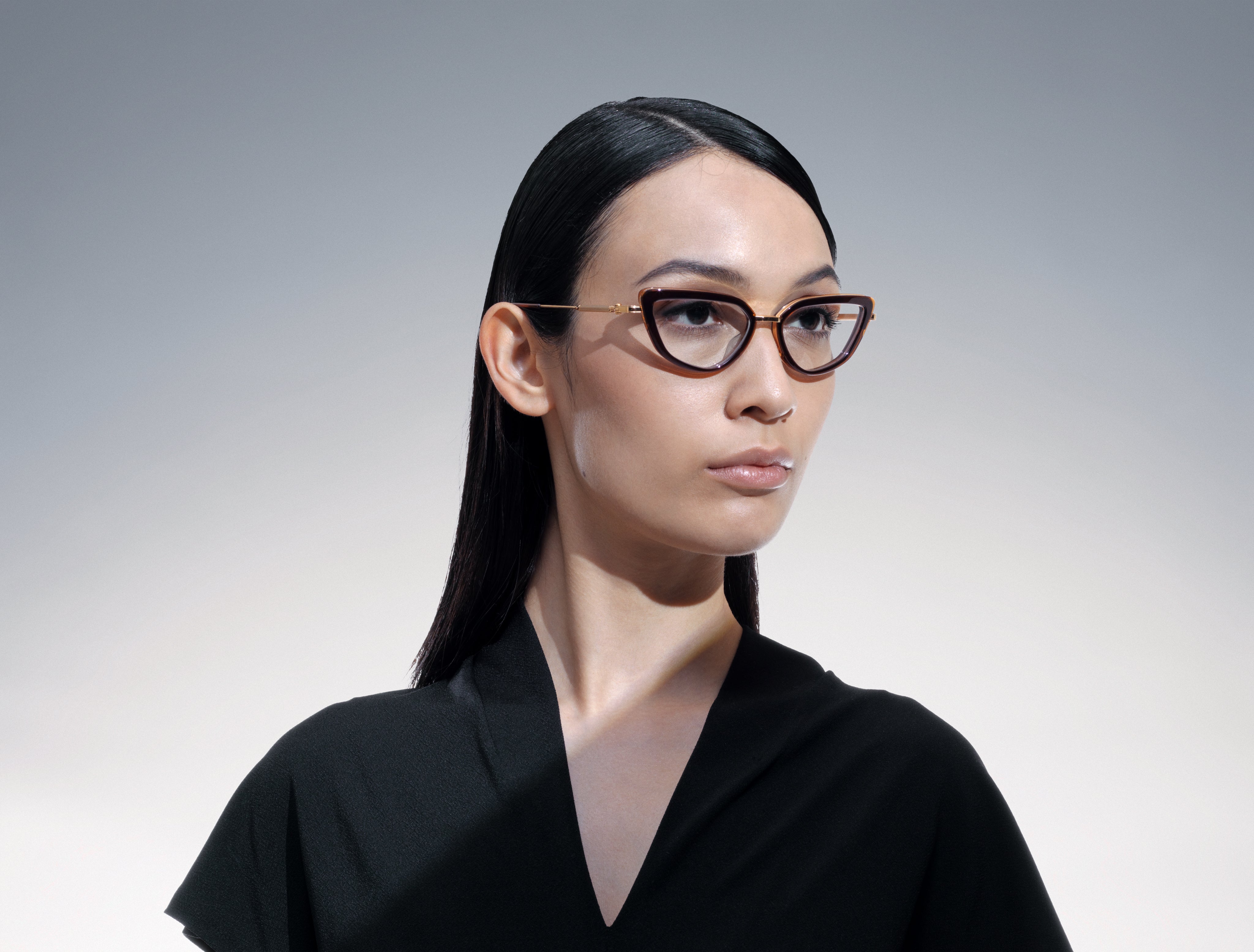 akoni venus optical glasses lifestyle side female