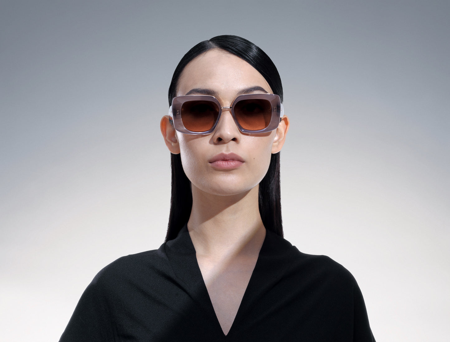 akoni virgo sunglasses lifestyle front female